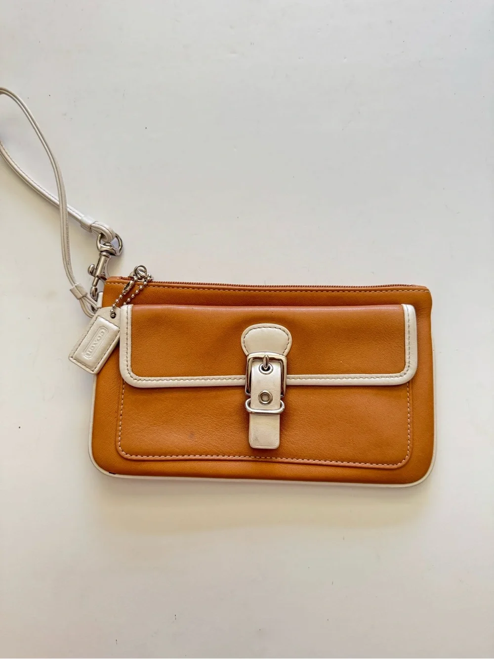 Vintage Coach Y2K Tan Leather Wristlet with White Trim and Silver Hardware